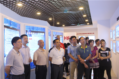 梧州市總工會(huì)組織干部職工到梧州監(jiān)獄開(kāi)展警示教育活動(dòng)。.jpg
