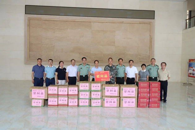 梧州市總工會領(lǐng)導(dǎo)班子“八一”走訪慰問部隊官兵，共敘軍民魚水情
