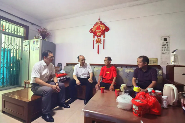 暖心慰問(wèn)顯真情 薪火相傳續(xù)華章|梧州市總工會(huì)開展2025年