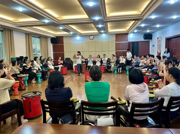 梧州市總工會(huì)女職工委員會(huì)開展“黨旗領(lǐng)航聚合力，情暖巾幗綻芳華” 主題活動(dòng)