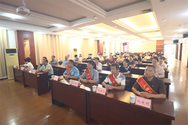 熱血沸騰！梧州市總工會組織集中收看紀(jì)念中國人民抗日戰(zhàn)爭暨世界反法西斯戰(zhàn)爭勝利80周年大會