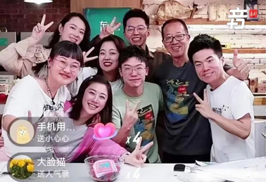 打工新鮮事丨一邊“上課”，一邊“賣大米”，被他的直播語錄圈粉了~