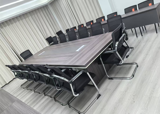 某單位會(huì)議室會(huì)議桌